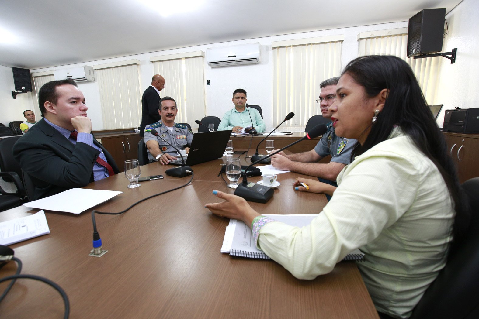 Jesuíno Boabaid ouve esclarecimentos sobre dificuldades do Proerd