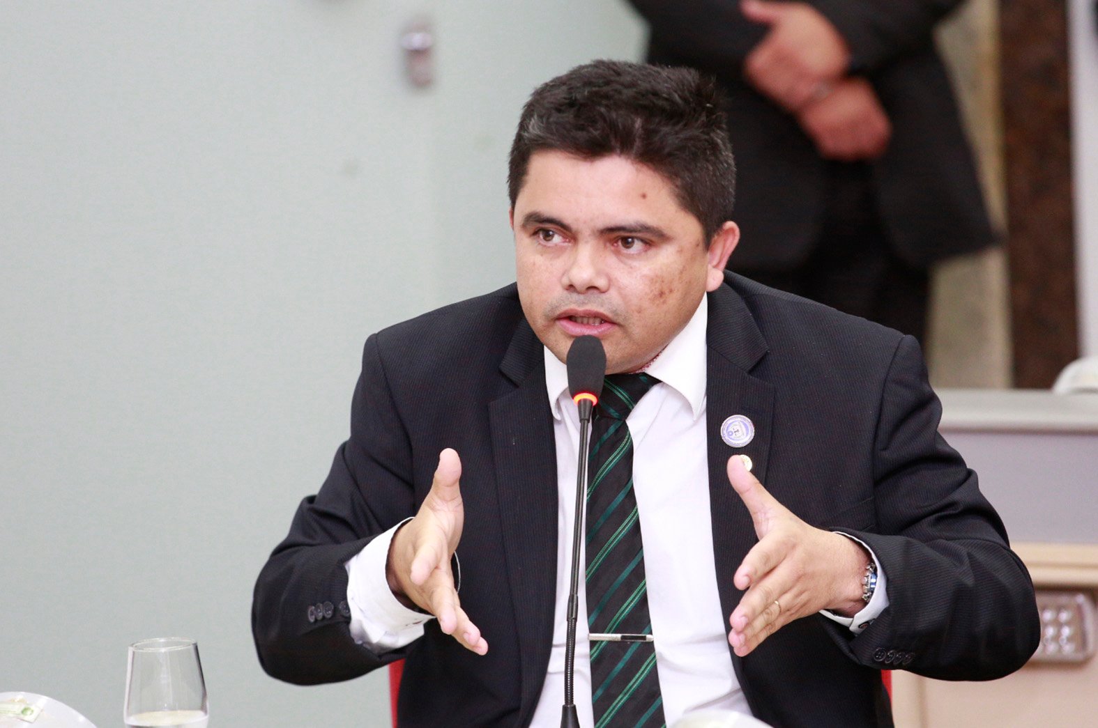 Deputado Jesuíno pede alteração em faixa de segurança na Jorge Teixeira