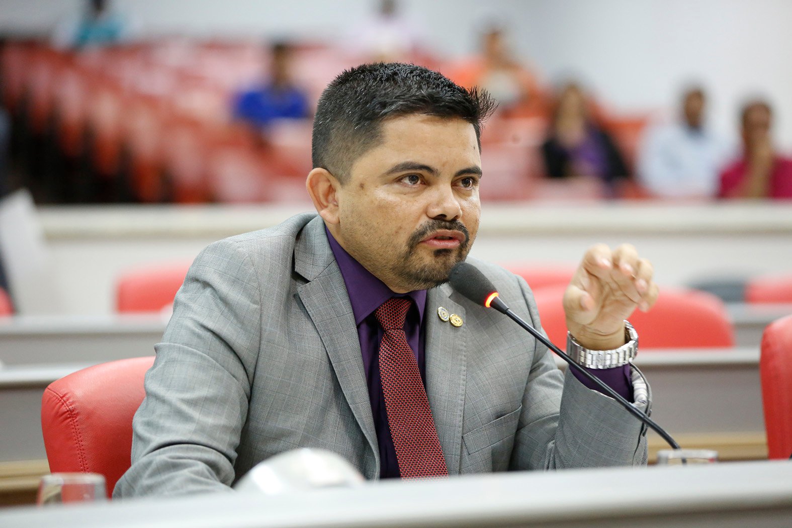 Deputado Jesuíno recebe informações sobre falta de água em unidades socioeducativas