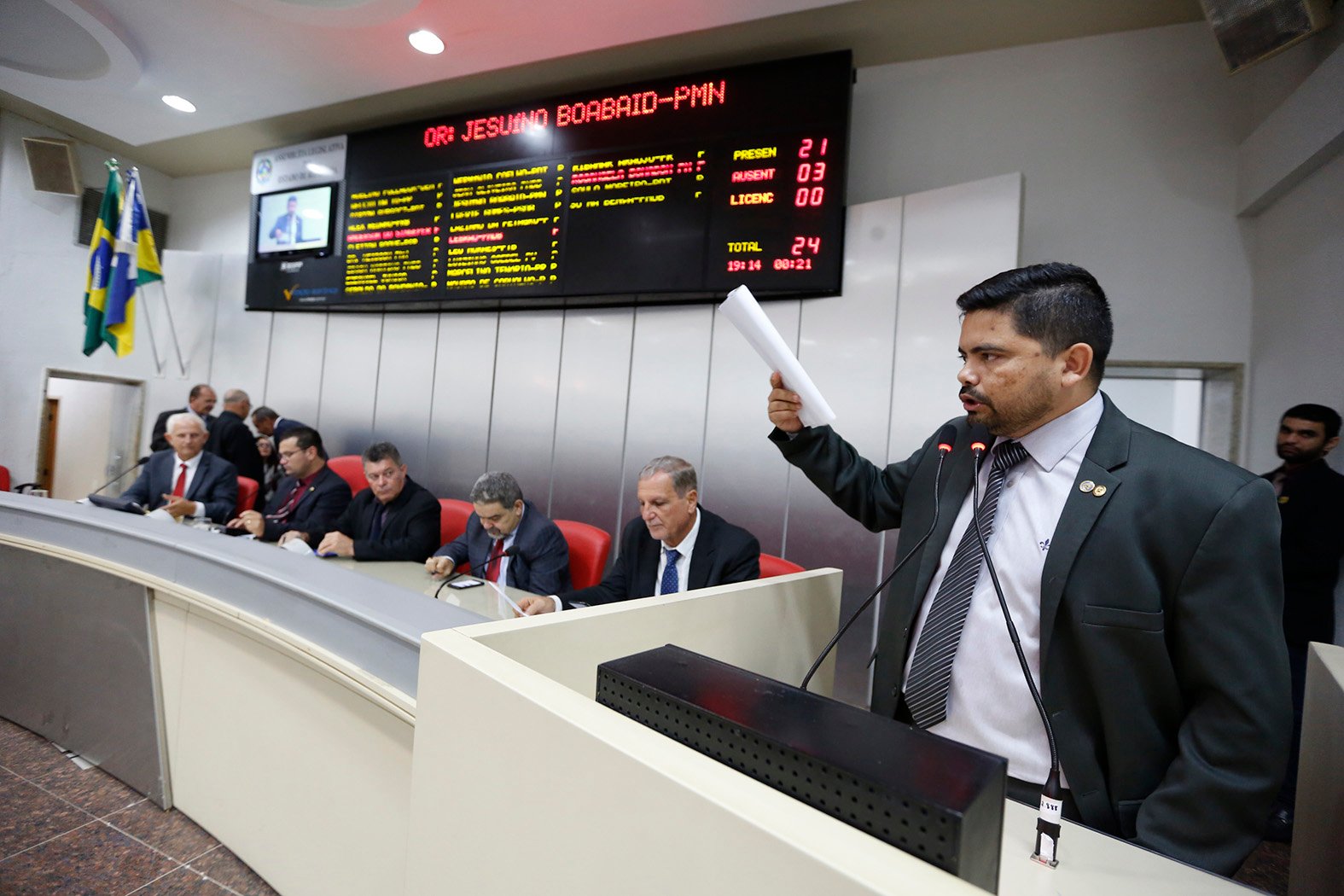 Boabaid questiona festa realizada pela Sesau enquanto saúde pública vive precariedade