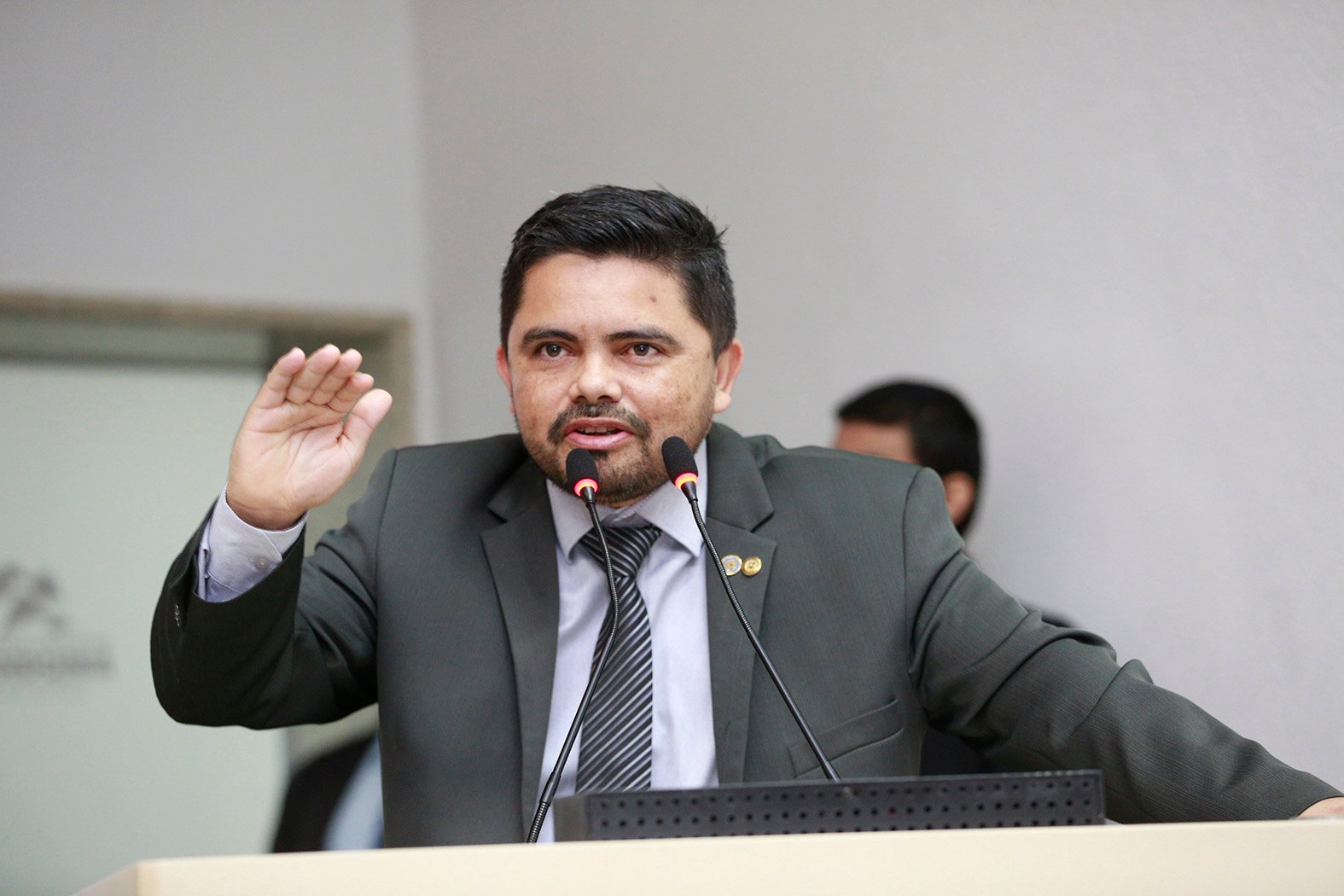 Após pedido do deputado Jesuíno Boabaid ruas são asfaltadas no bairro Aeroclube