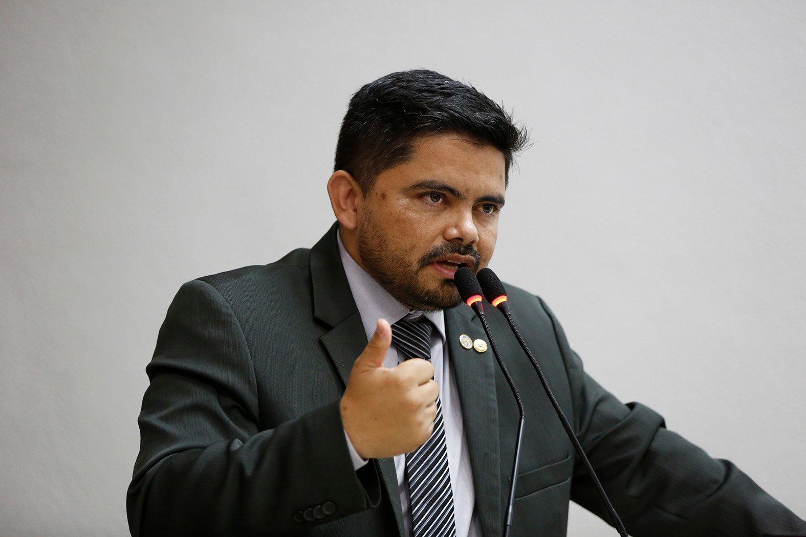 Deputado Jesuíno Boabaid propõe homenagem à alunas do Colégio Tiradentes de Jacy-Paraná