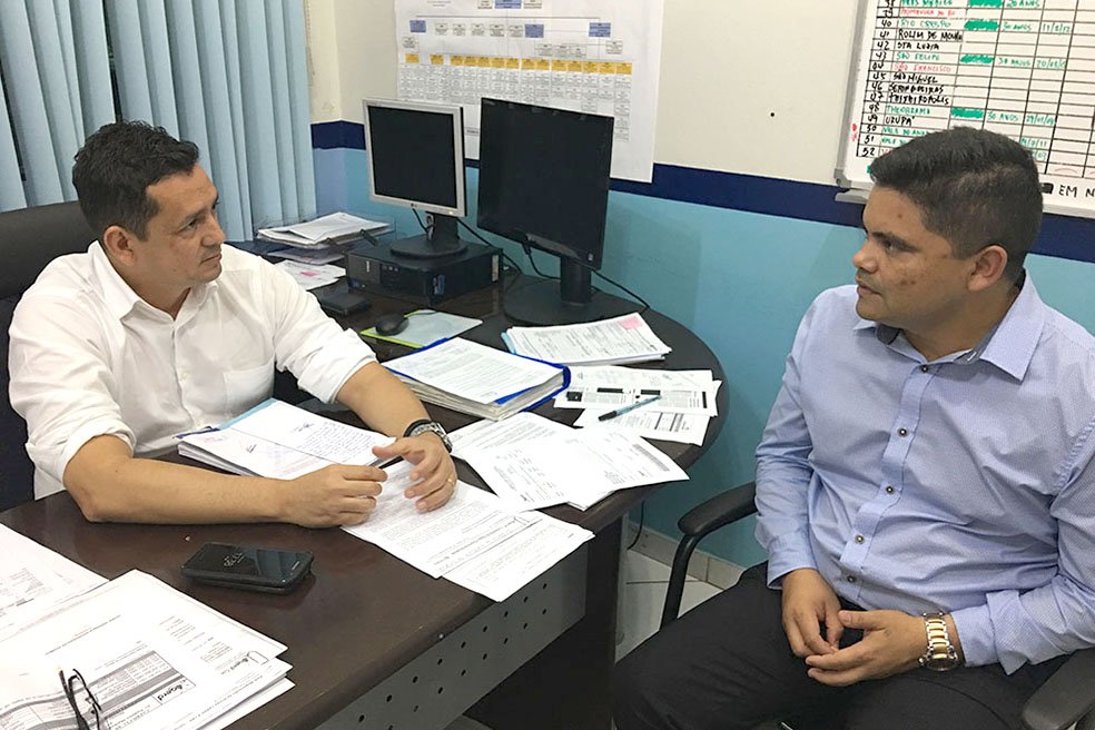 Deputado Jesuíno debate com Caerd suspensão de cobrança de tarifas