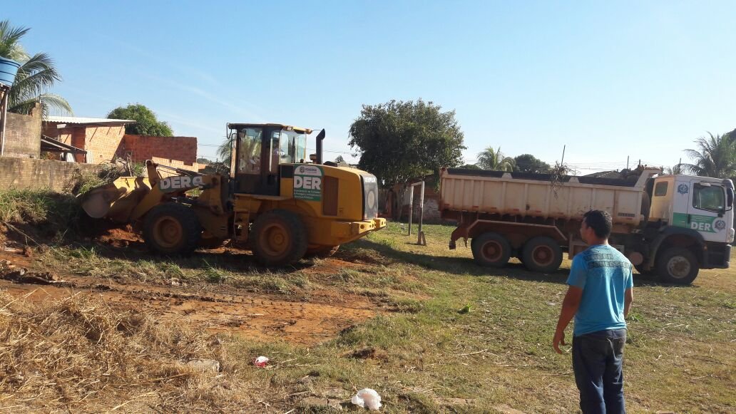 Jesuíno Boabaid assegura melhorias no campo de futebol do bairro Aponiã